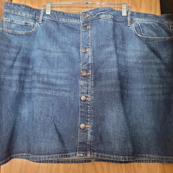 Old Navy Dresses & Skirts - Old Navy Plus Size High-Rise Denim Skirt: NWT: Dark Blue: SZ 28